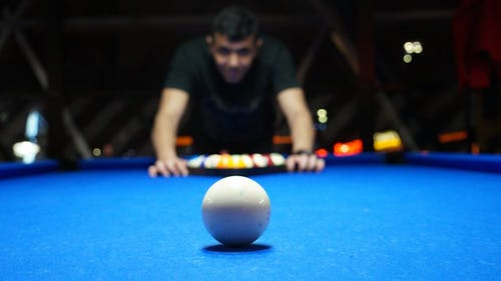games to play at a bar